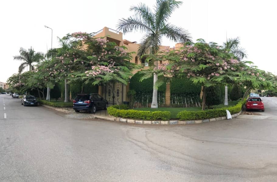 Private villa for sale in Al-Yasmin; 800-meter plot with a garden view and located on a corner lot - Bild 2