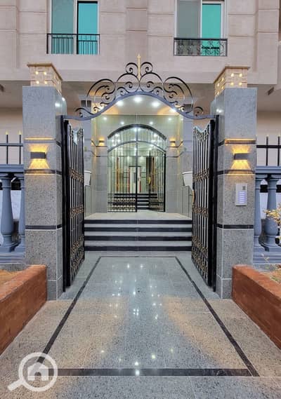 3 Bedroom Apartment for Sale in Sheikh Zayed, Giza - 28b0b1aa-b62f-4a87-8dbb-33e35797bd6b. jpg