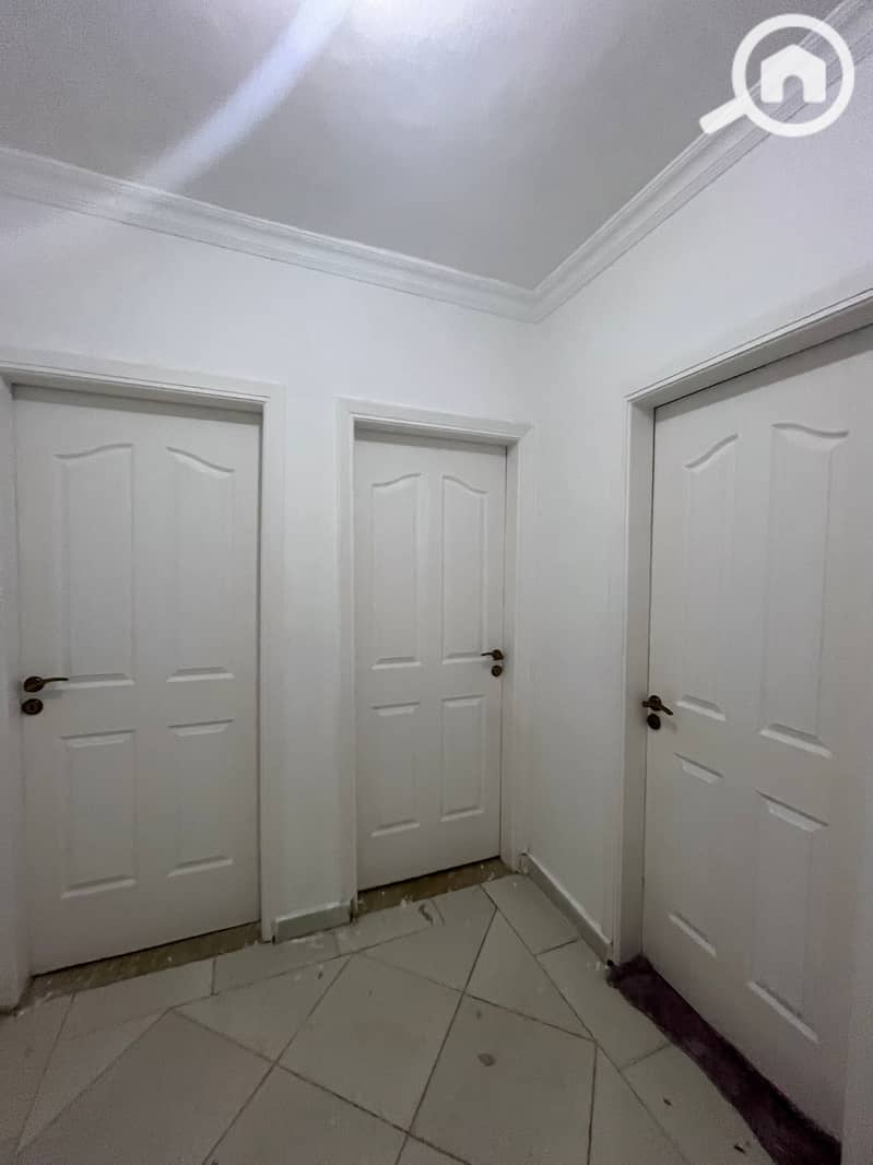 120 m² apartment in Gardenia City compound, Suez Road, first floor, super lux - Bild 6