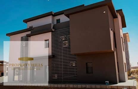 5 Bedroom Townhouse for Sale in New Cairo, Cairo - فيلا تاون للبيع في التجمع امام مدينة الرحاب كمبوند كريك تاون بالتسهيل 5 Bedroom Townhouse for Sale in New Cairo, Cairo - فيلا تاون للبيع في التجمع امام مدينة الرحاب كمبوند كريك تاون بالتسهيل