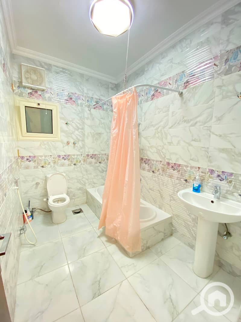 6 d81b75ad-ccee-4dc7-8e82-a35a3a49b04f. jpg