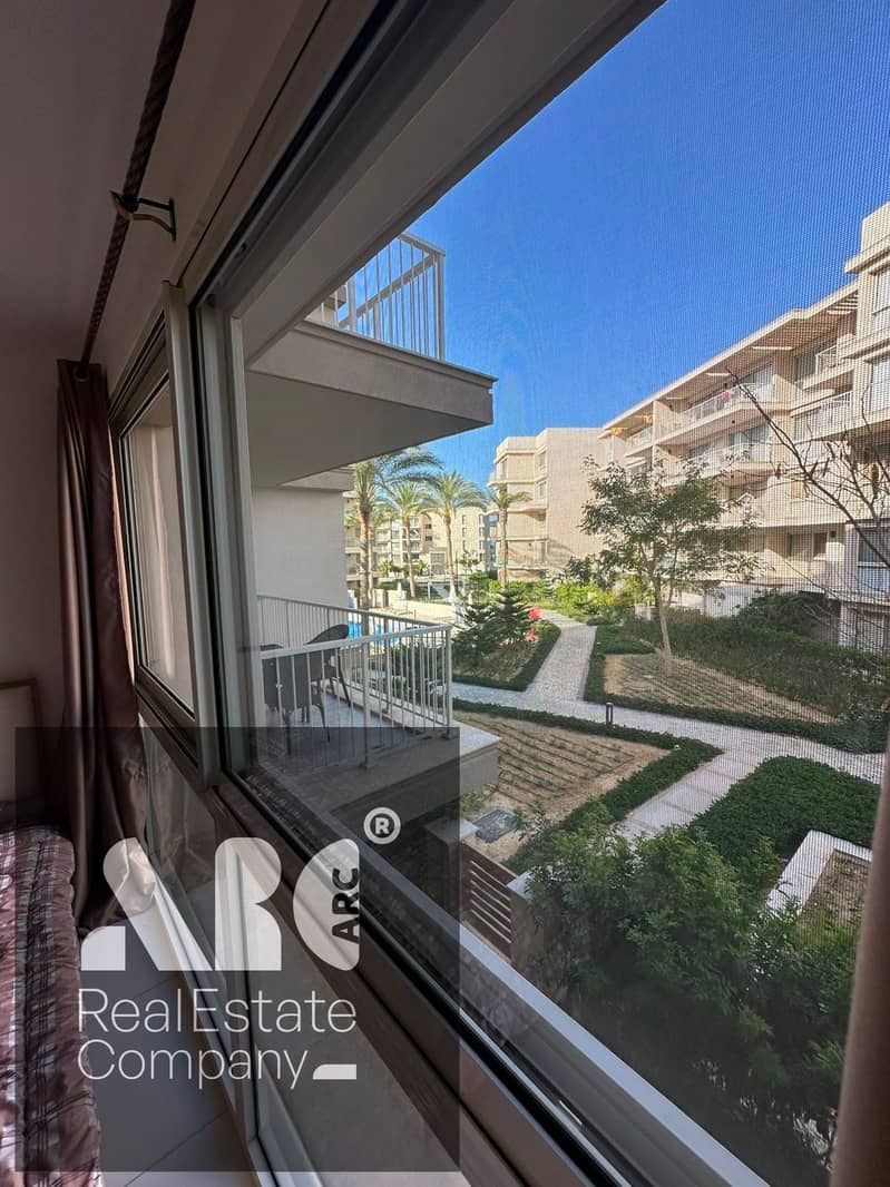 1000732084. jpg 1000732084. jpg