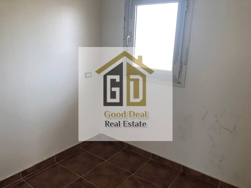 4 858617b0-eaab-4080-bd32-7731bd4d3abf. jpg