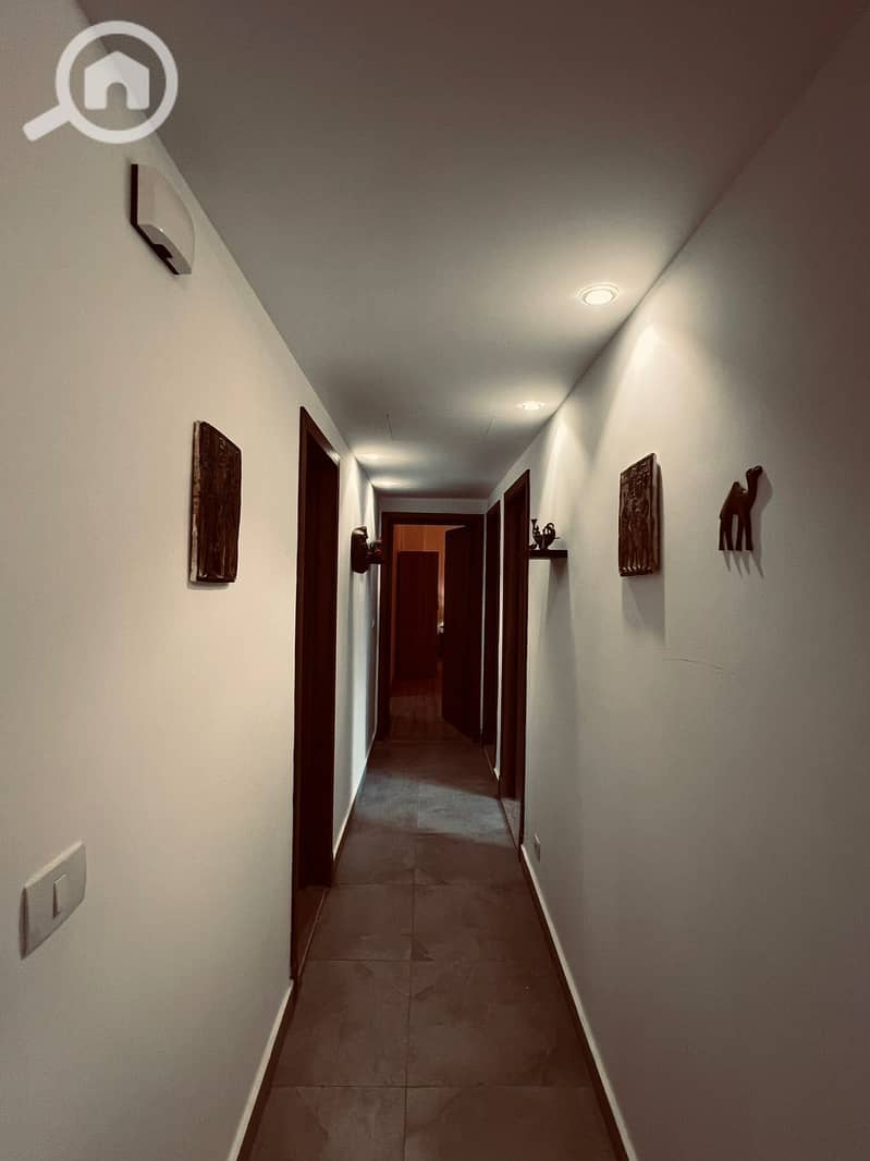 8 1000160921. jpg