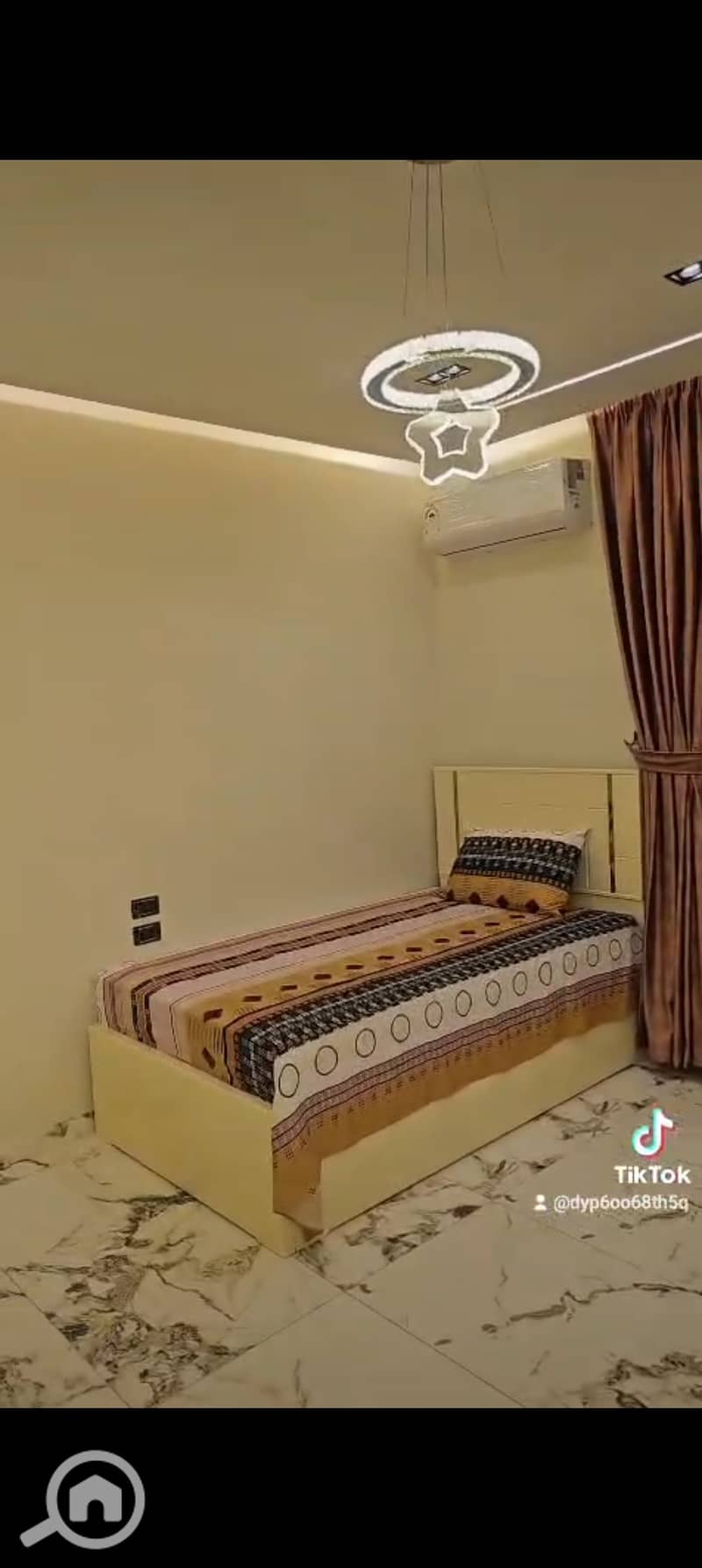 40 1000415613. jpg