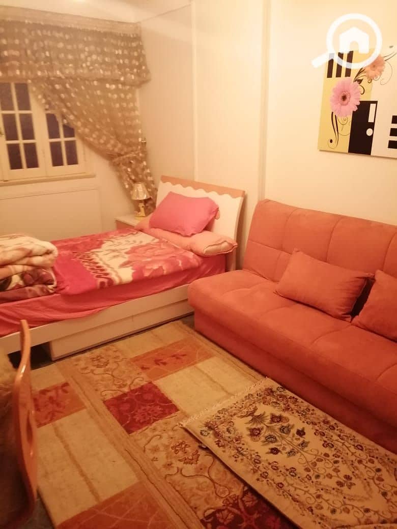 Furnished 100 apartment for rent in front of Green Plaza, air-conditioned. - Vista 6