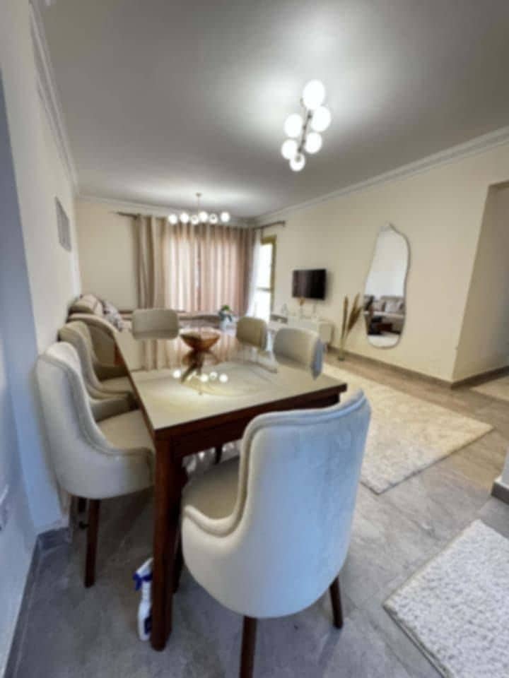 Furnished apartment for rent in Janna Zayed 2, Sheikh Zayed; includes a kitchen, features a prime location, and offers a wonderful view. - Aanzicht 3