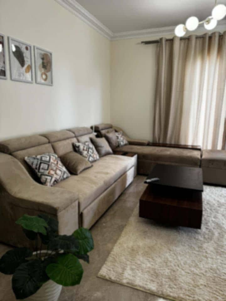 Furnished apartment for rent in Janna Zayed 2, Sheikh Zayed; includes a kitchen, features a prime location, and offers a wonderful view. - Aanzicht 5