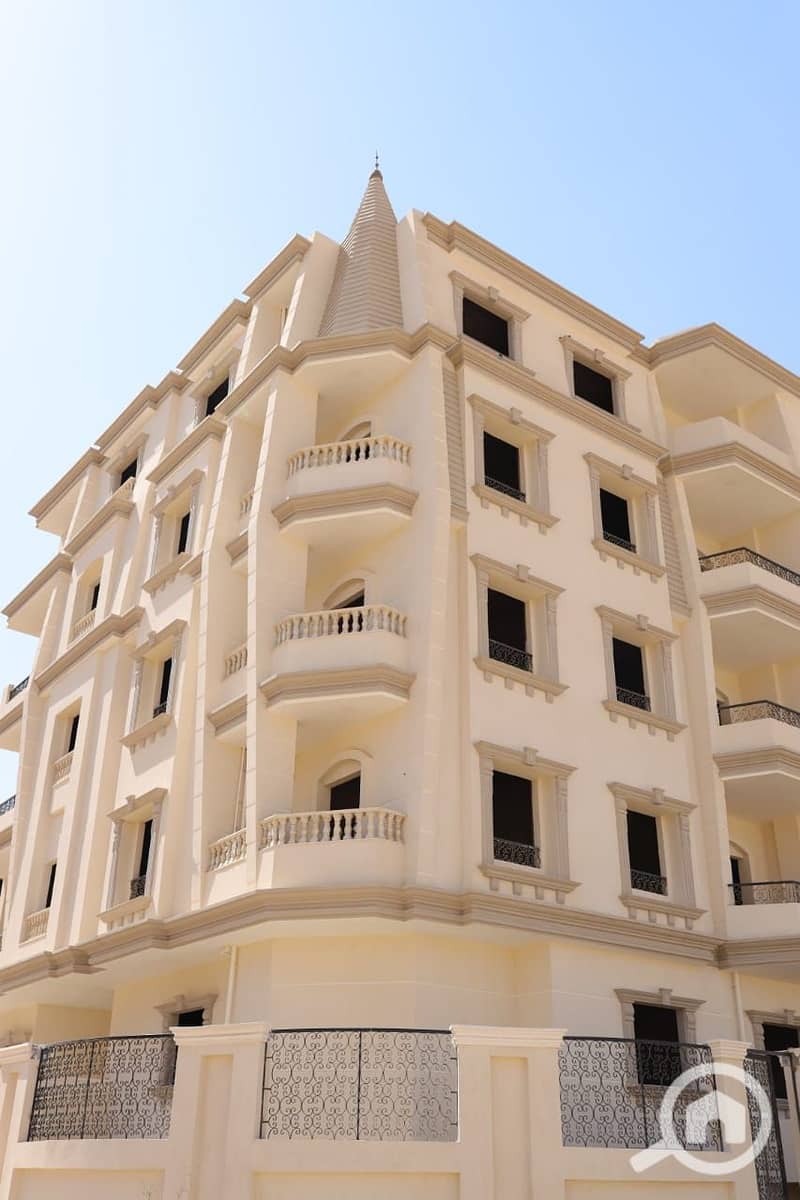 2 6e0606e4-4384-41c0-bf3f-4a636e3865cb-1_all_2745. jpg