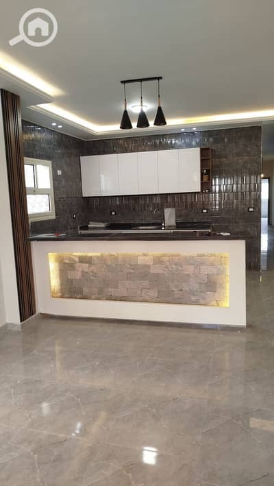 4 Bedroom Flat for Rent in Sheikh Zayed, Giza - IMG-20260603-WA0255. jpg 4 Bedroom Flat for Rent in Sheikh Zayed, Giza - IMG-20260603-WA0255. jpg