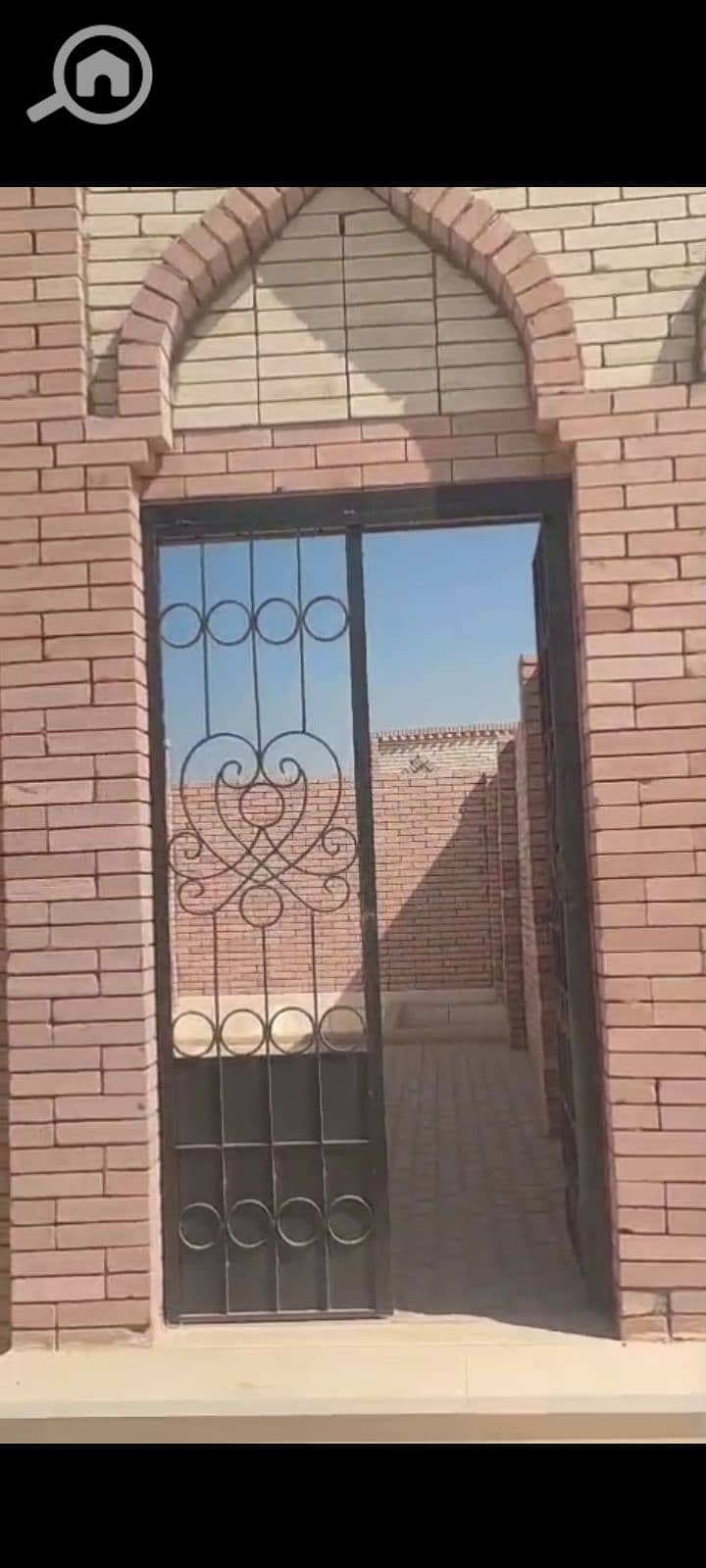 9 1000328861. png