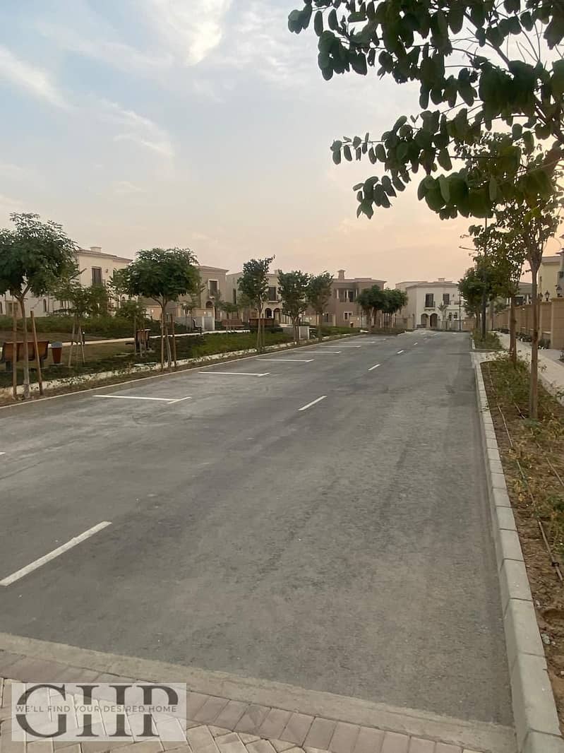 12 659747e9-e06e-42c6-82db-a2d262d5dee6. jpg