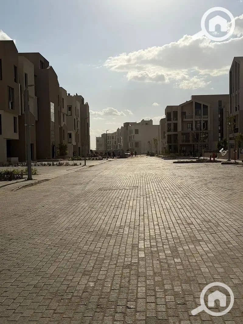14 40105526-800x600. png
