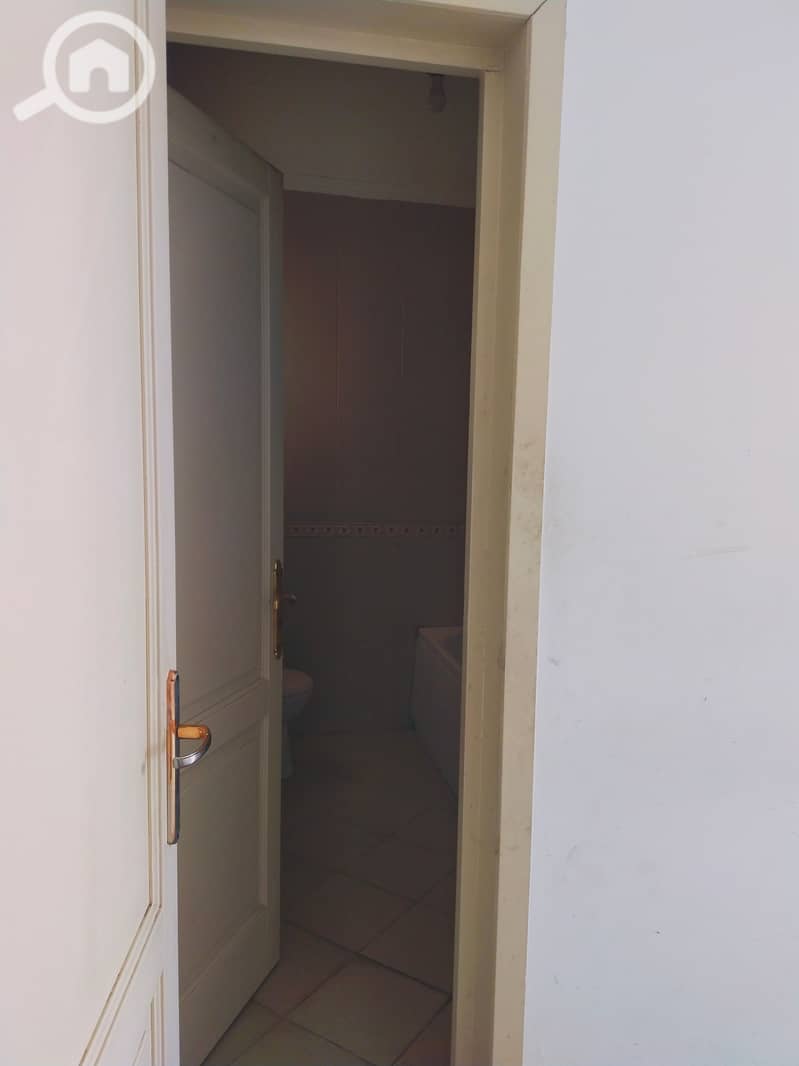 1000690525. jpg 1000690525. jpg