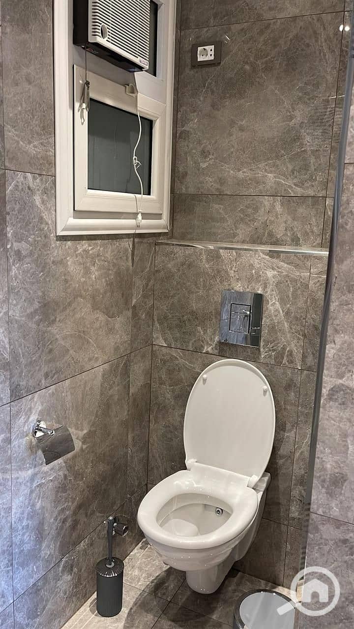 5 1000469506. jpg