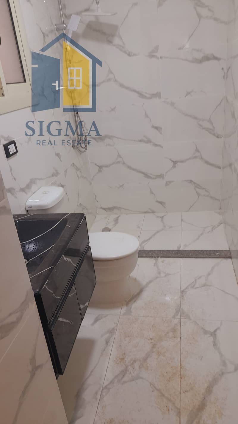 12 1000404780. jpg