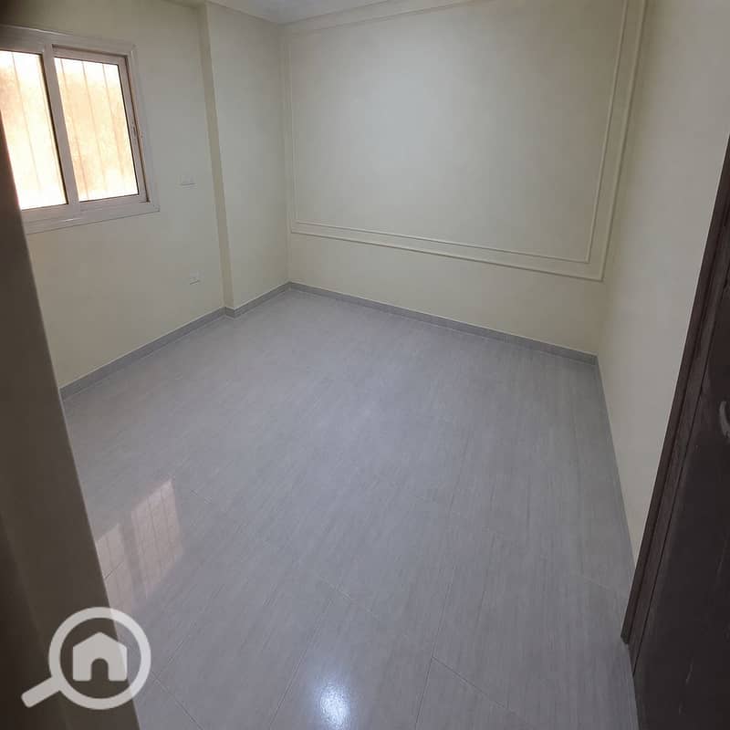 4 Firefly_gpt-image_Remove all furniture, decorations, objects, clutter, appliances, curtains, carpets, a 655163 (2). png