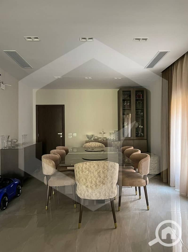 6 Royal Meadows 7. jpg