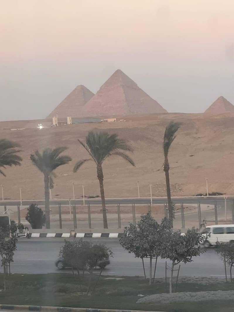 pyraشقة viاطلالة علي الاهرامات مباشر ، امام بوابة الاهرامات بسعر خيالى pyraشقة viاطلالة علي الاهرامات مباشر ، امام بوابة الاهرامات بسعر خيالى