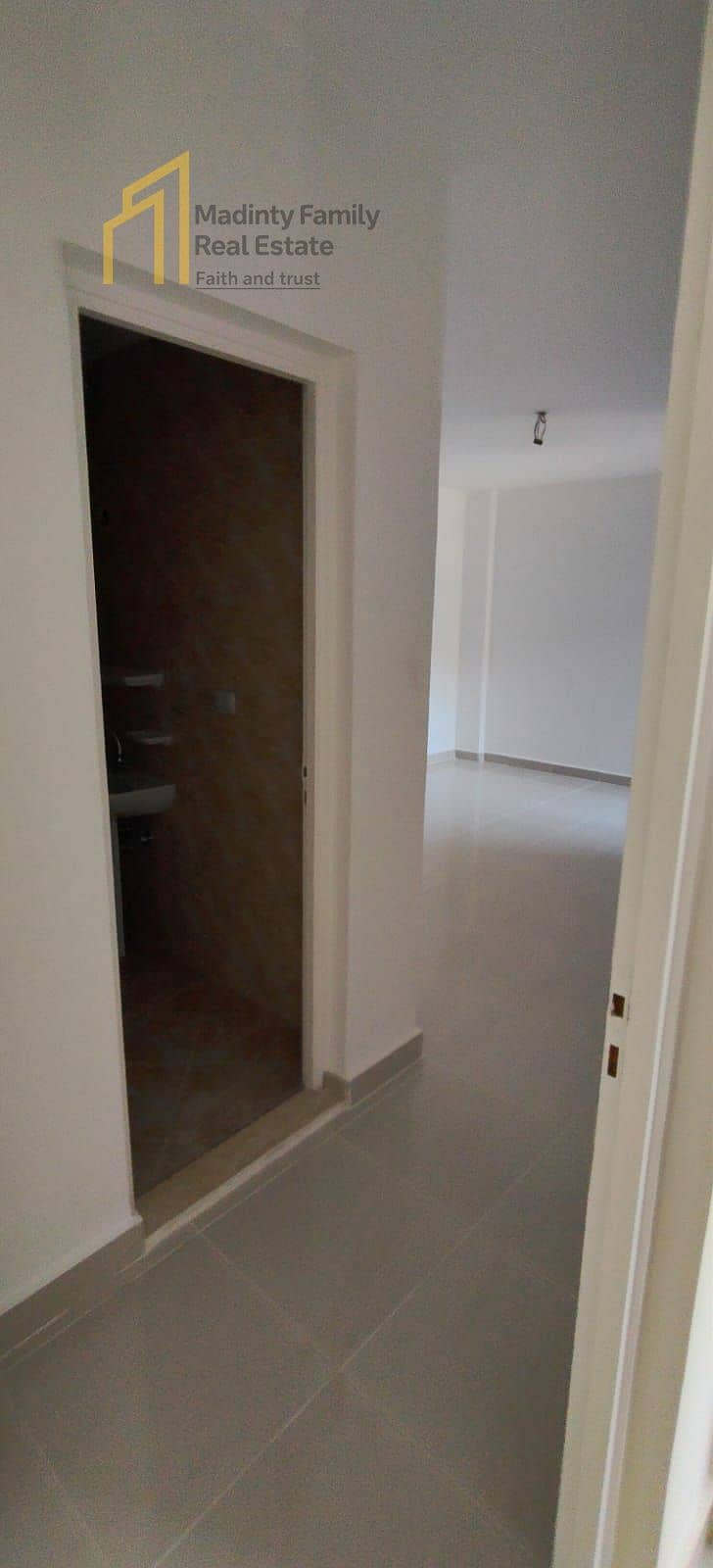 5 bd3440f7-02f2-4aa8-9e27-0a3adafc049d. jpg
