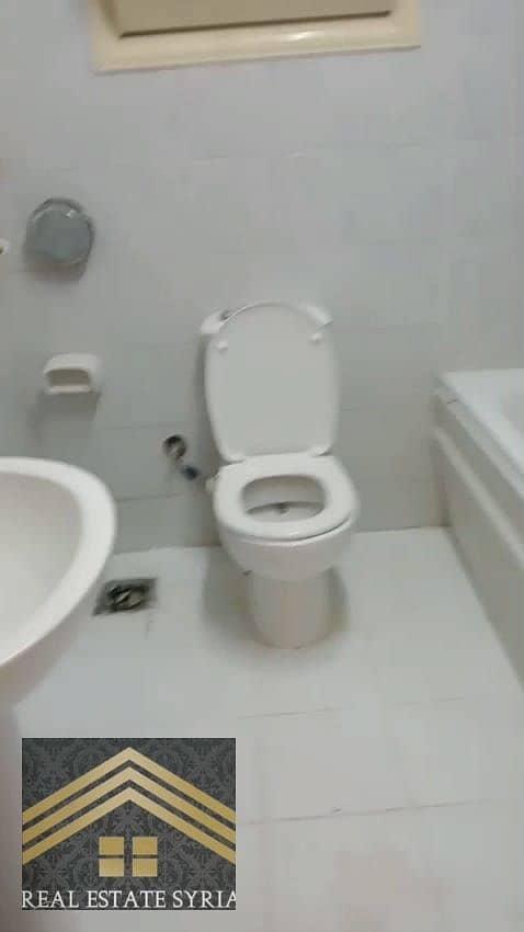 12 1000530189. jpg