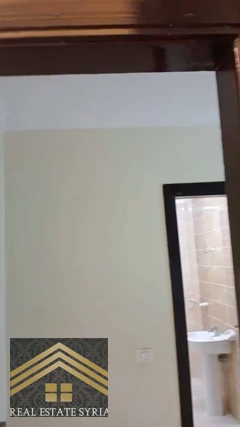 23 1000530196. jpg
