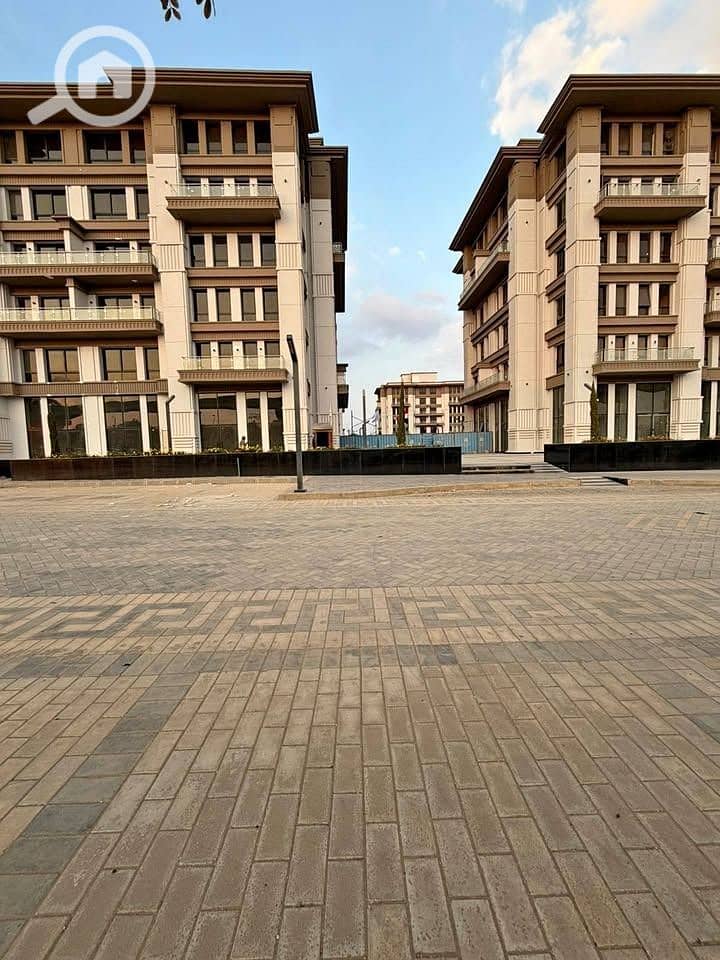12 738396223_122189276132792653_261224788745291218_n_720x960. jpg