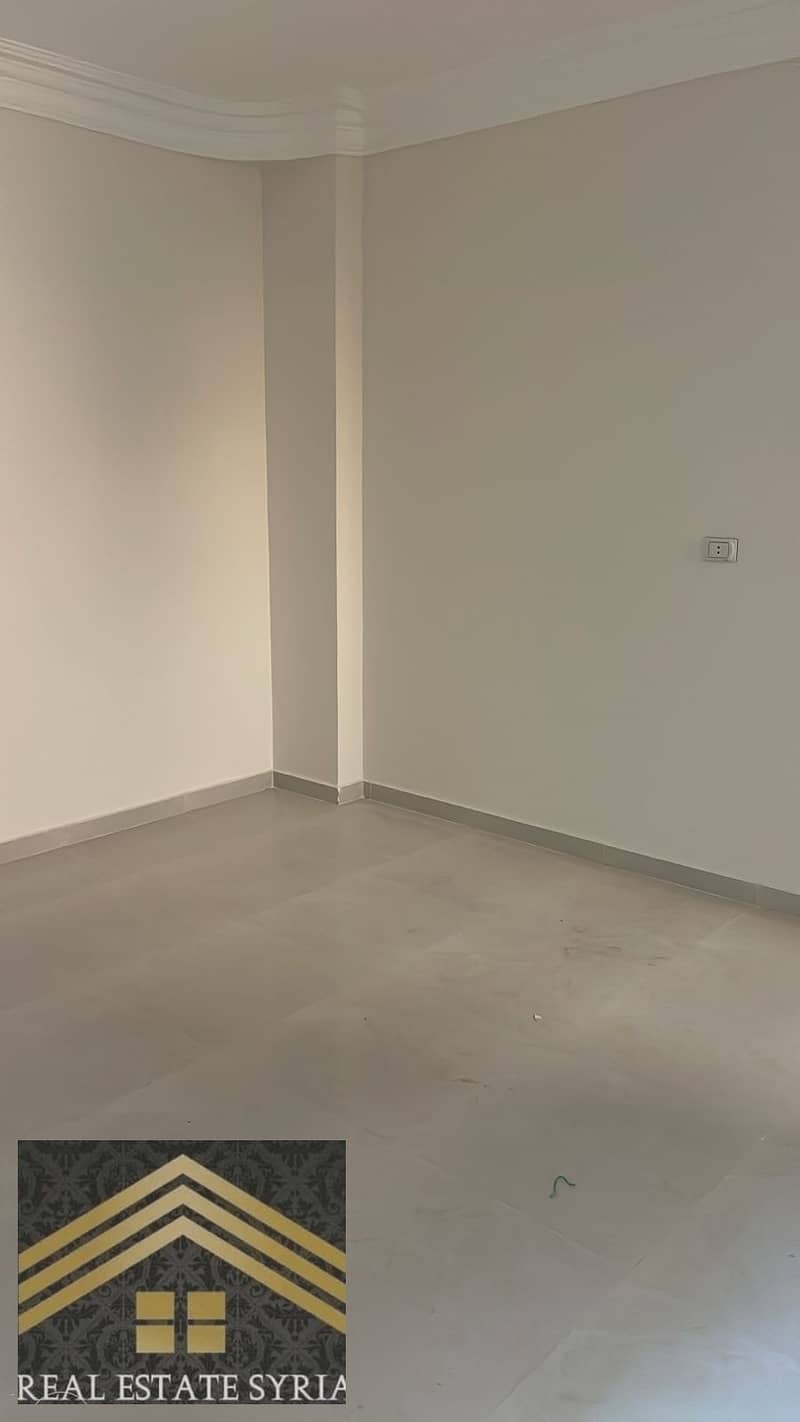 5 1000530432. jpg