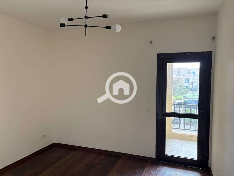 6 f983de40-490e-459f-8d41-71a1c86b7ffd. jpg