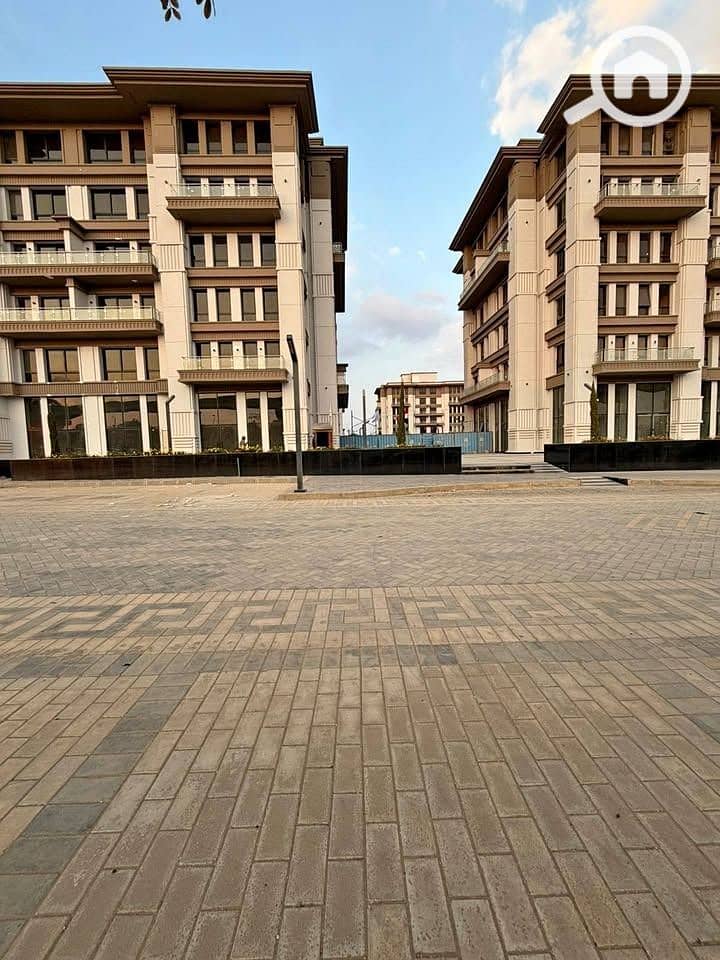 8 738396223_122189276132792653_261224788745291218_n_720x960. jpg