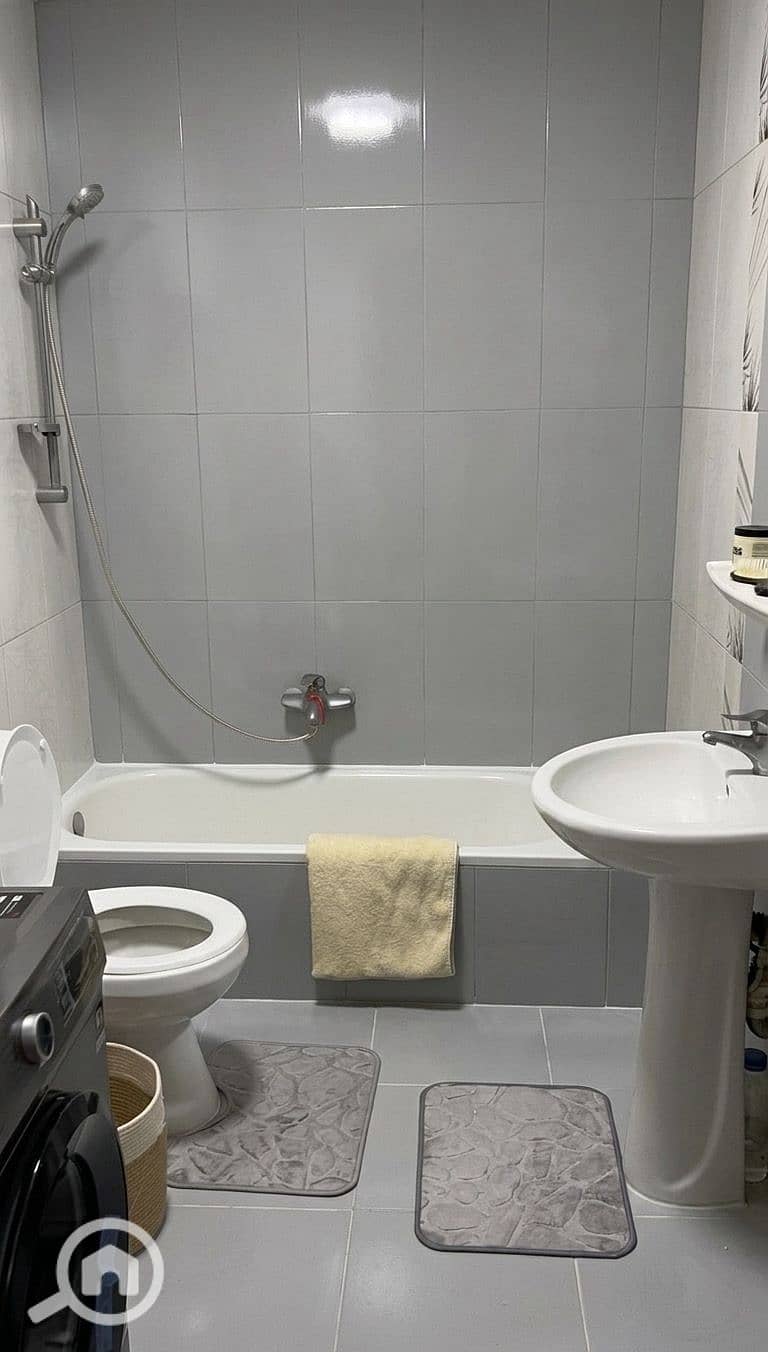 4 1000573647. jpg
