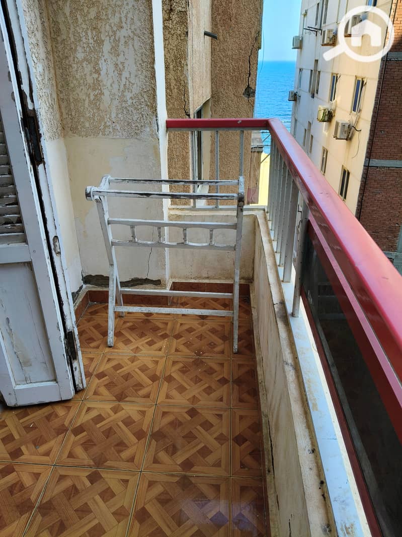 6 1349. jpg