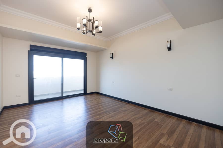 12 12. jpg