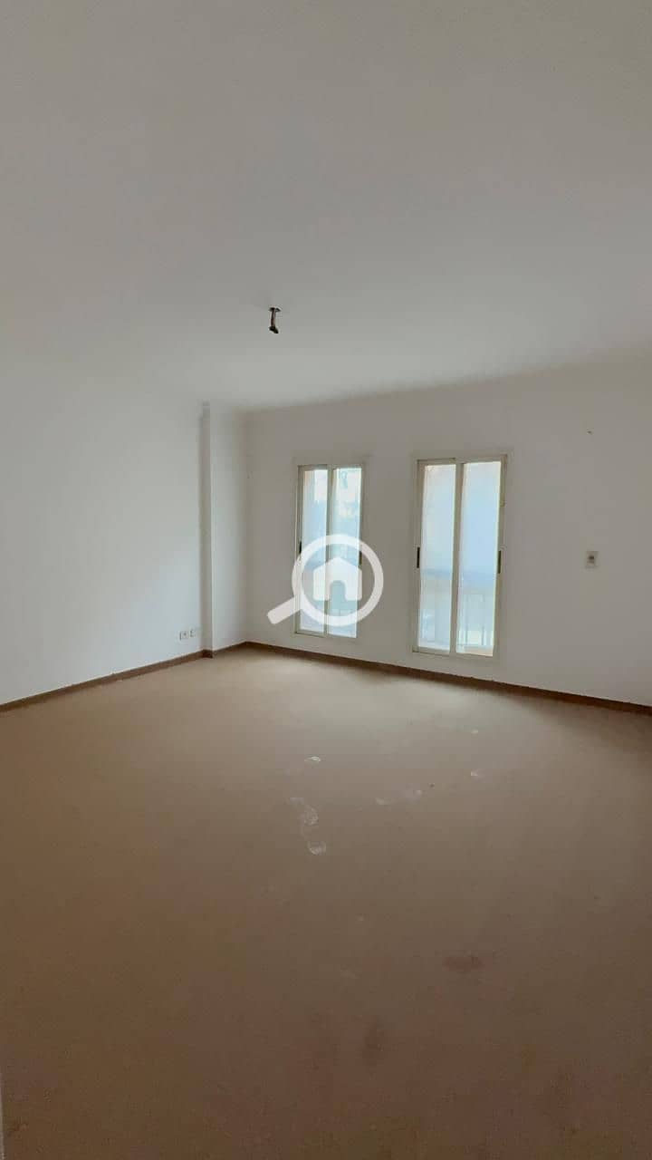 4 1000769335. jpg