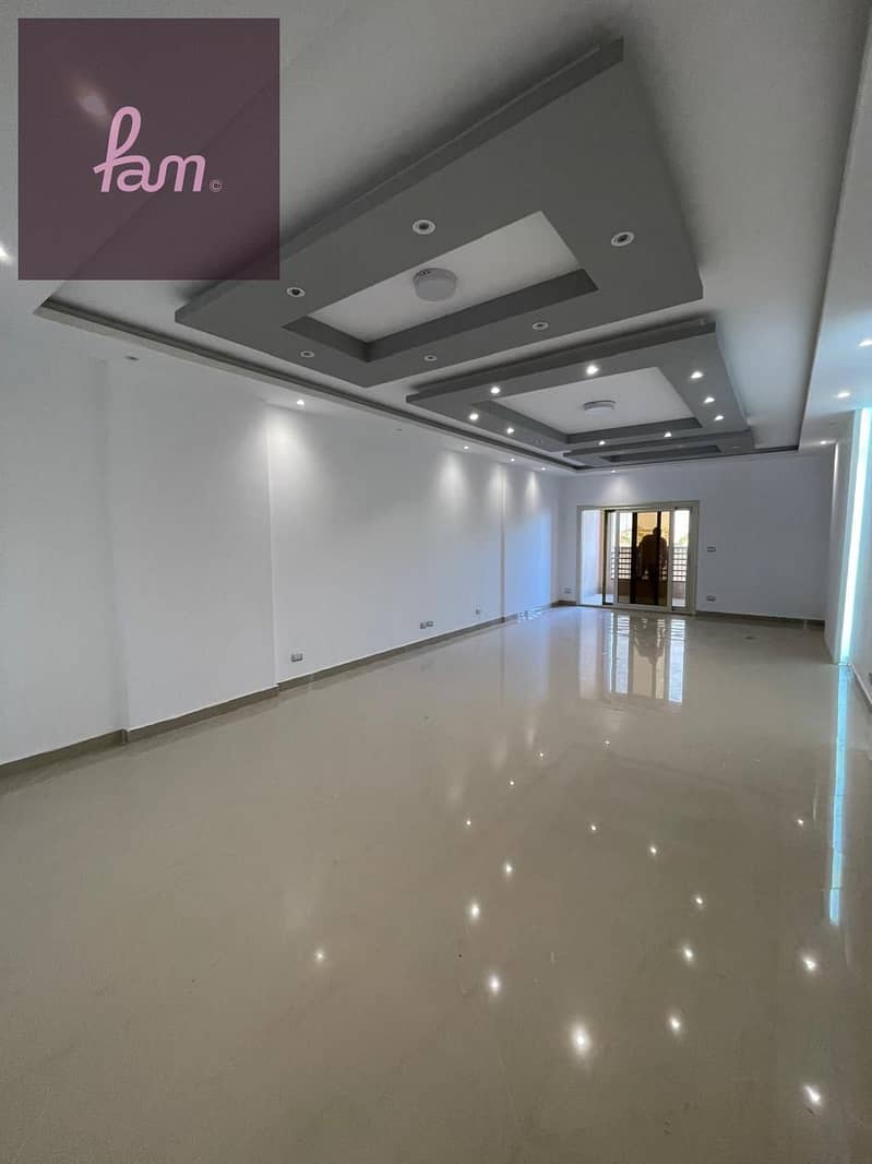 4 57cd10b9-ba5f-4275-8a34-9d107e5c7be7. jpg