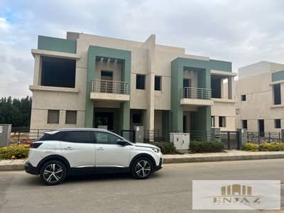 3 Bedroom Villa for Sale in Madinaty, Cairo - 2. jpg