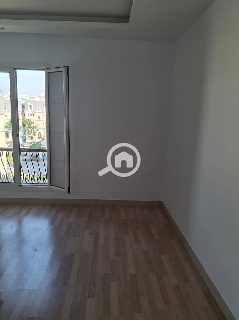 8 1000728144. jpg