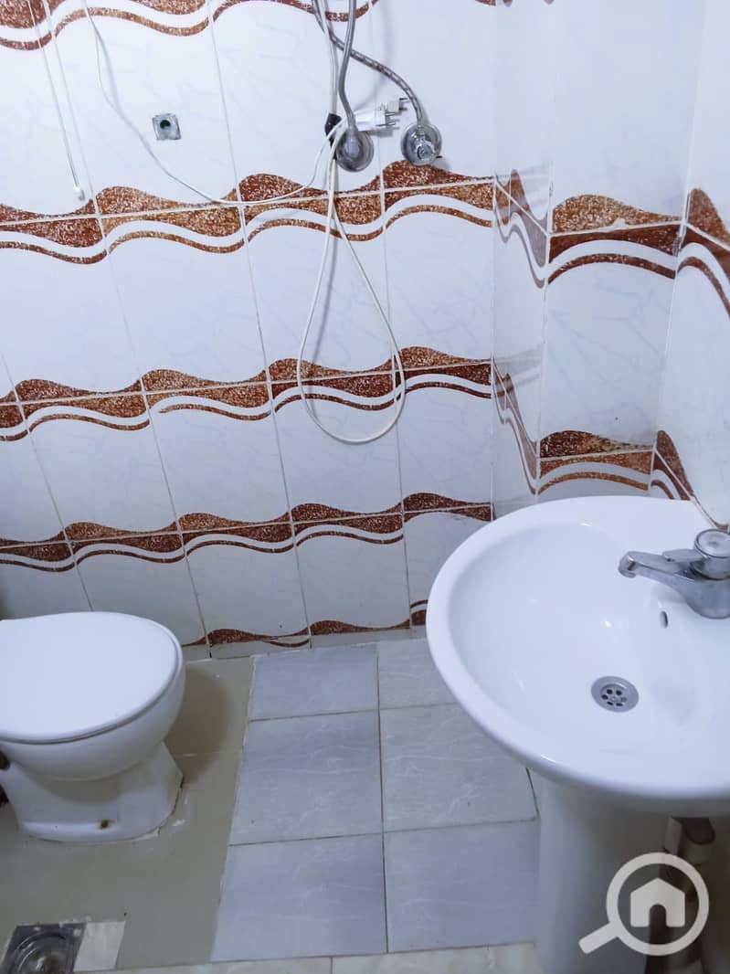 8 1000173348. jpg