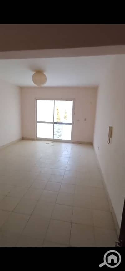2 Bedroom Flat for Sale in Sheikh Zayed, Giza - Screenshot_20260720_114450_Video Player. jpg 2 Bedroom Flat for Sale in Sheikh Zayed, Giza - Screenshot_20260720_114450_Video Player. jpg