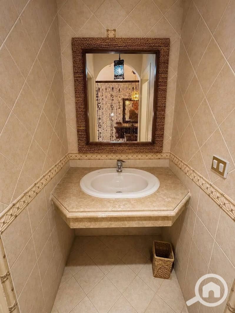 18 1000162545. jpg