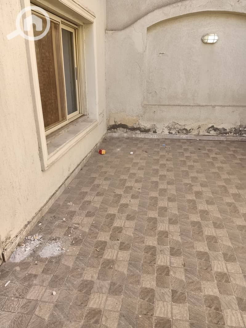 28 f2af8c82-9c67-4d5e-ac2c-0d54b086bc3a. jpg