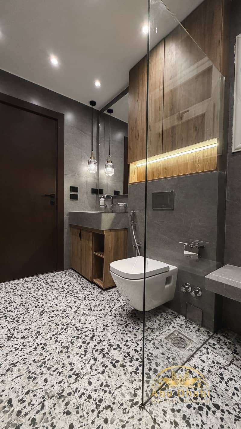 8 4c5b4a53-bd42-465e-a1dd-1756bc49d77f. jpg