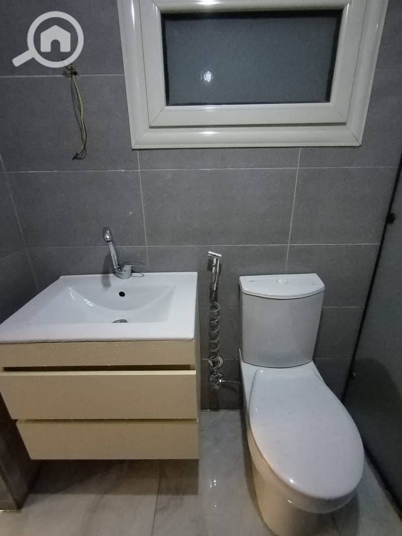 10 1000048235. jpg