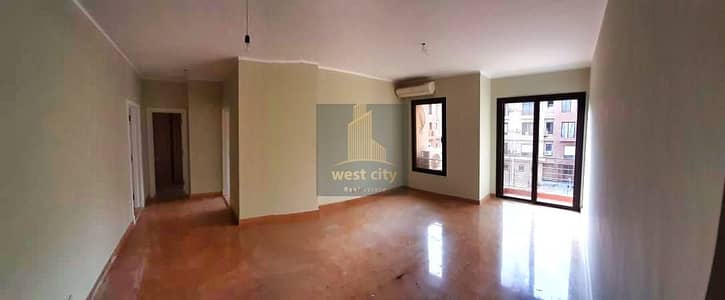 2 Bedroom Flat for Sale in Sheikh Zayed, Giza - IMG-20260707-WA0068(1). jpg 2 Bedroom Flat for Sale in Sheikh Zayed, Giza - IMG-20260707-WA0068(1). jpg