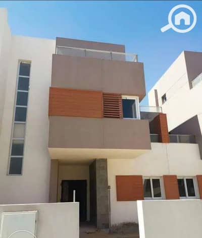3 Bedroom Townhouse for Sale in Sheikh Zayed, Giza - WhatsApp Image 2026-07-01 at 3.09. 23 PM (1). jpeg 3 Bedroom Townhouse for Sale in Sheikh Zayed, Giza - WhatsApp Image 2026-07-01 at 3.09. 23 PM (1). jpeg
