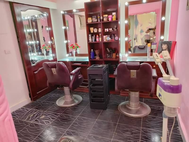 كوافير حريمى للايجار فى العجوزة مفروش ومجهز بالكامل كوافير حريمى للايجار فى العجوزة مفروش ومجهز بالكامل