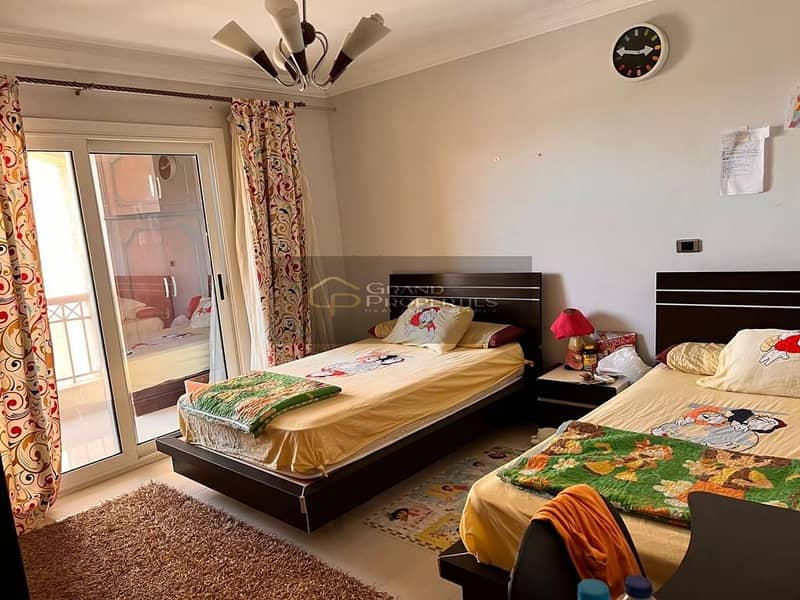 12 6a5052fb-efe3-48ae-b0d9-190fc52a3368. jpg
