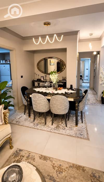 2 Bedroom Flat for Sale in Laurent, Alexandria - 89fb7228-3964-4b48-8b50-b3420b2a16b8. jpg