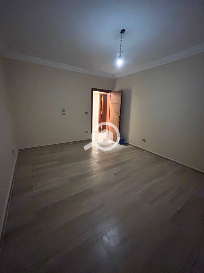 11 1000498949. jpg