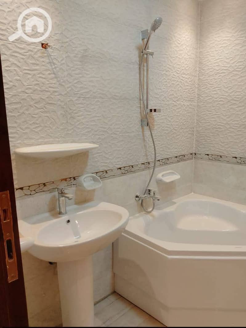 4 1001684698. jpg